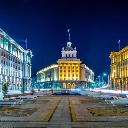 Διαμέρισμα Bright And Newly Refurbished Near Center *